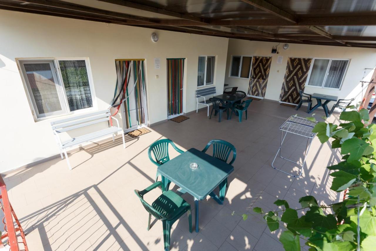 Отель Casa Selena Костинешти Экстерьер фото