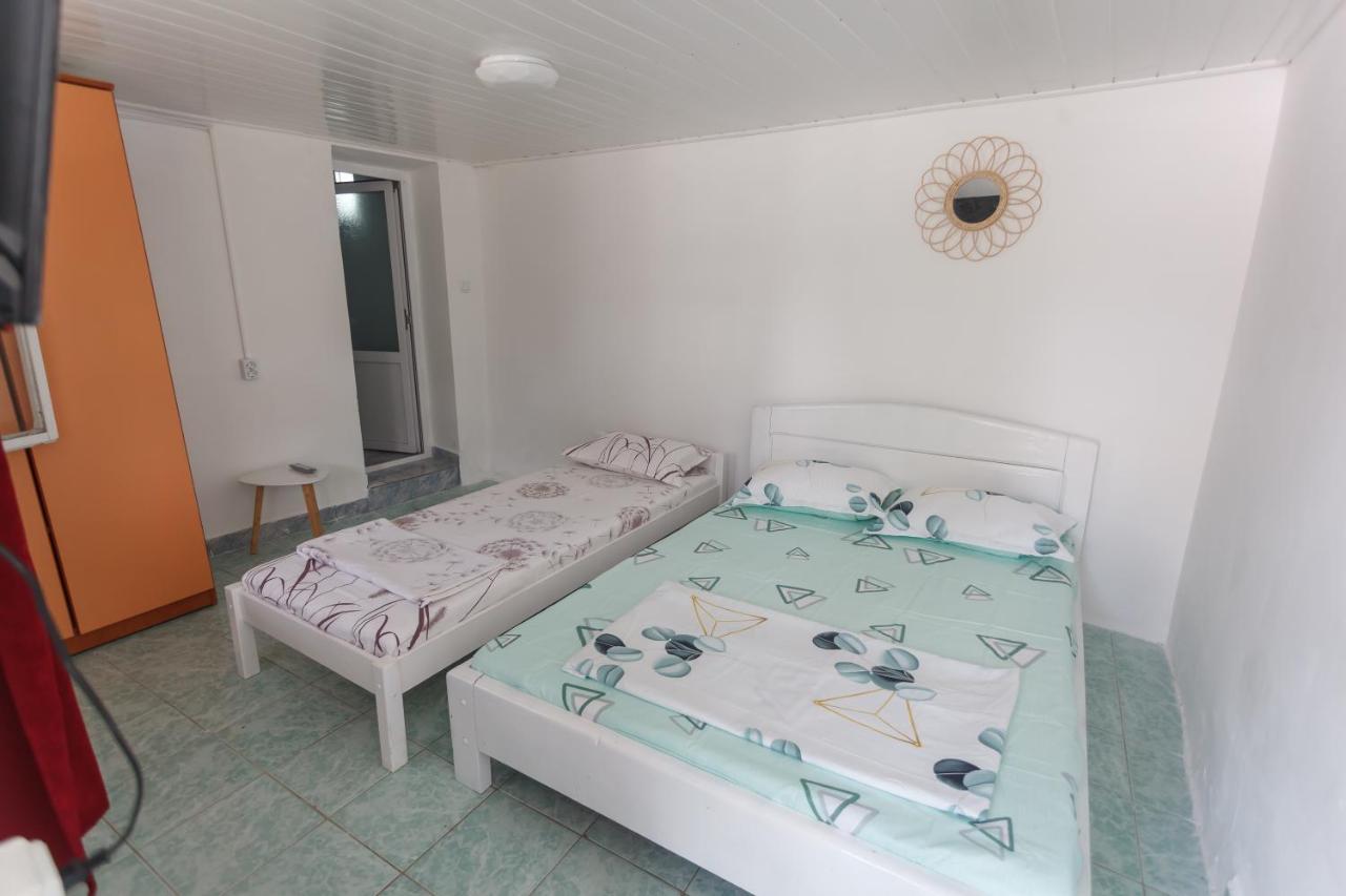 Отель Casa Selena Костинешти Экстерьер фото