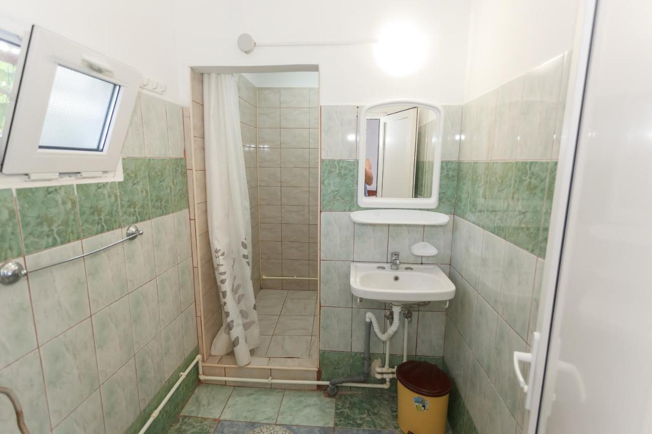 Отель Casa Selena Костинешти Экстерьер фото