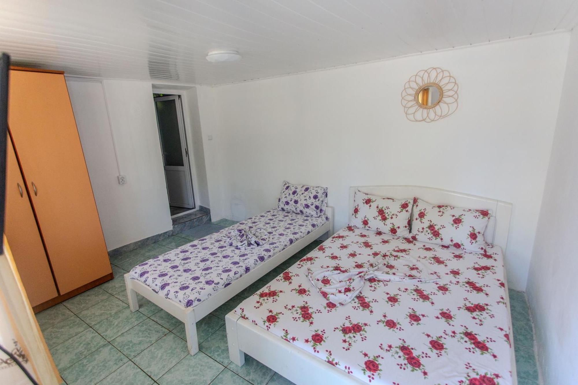 Отель Casa Selena Костинешти Экстерьер фото